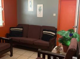 Cresantemos Ocean View, hotel in Windy Hill