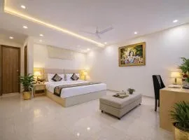 Hotel Grand Suites Near Delhi Airport - A Unit of D'Capitol