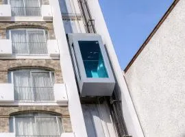 Miranthia Hotel Business and family