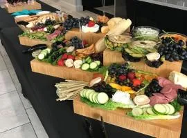 Holiday Inn Express & Suites - Charlotte Airport by IHG