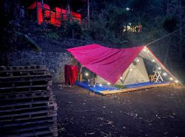 Red Tent, מלון בTzununá