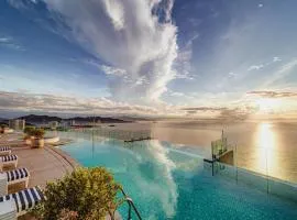 SeaSuite Ocean View Panorama Luxury Residences