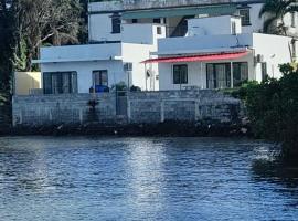 Ashan Laksh Bungalow, Hotel in Grande Rivière Sud Est