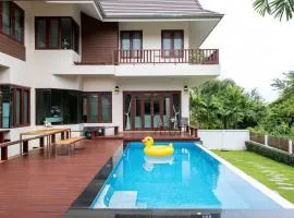 Premium Villa Baan Kinlom Chomlay