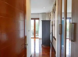 OYO 75616 Baam Kinlom Chomlay