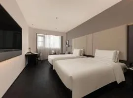Atour Hotel Chongqing Guanyinqiao Pedestrian Street Century New City
