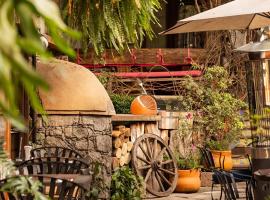 Mesón De Leyendas Breakfast & Downtown, hotel Valle de Bravóban