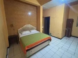 OYO 95140 Metro Guest House