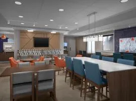 Holiday Inn Express Fargo - West Acres by IHG