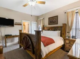 Dreams2Reality | Historic Branson Hotel - Horseshoe Room - Downtown