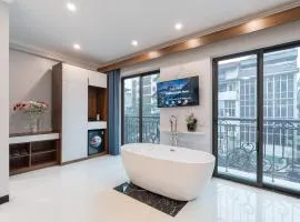 Diamond Light Hotel