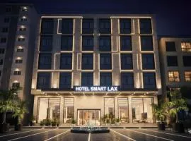 Hotel Smart Lax-Free Airport Pickup