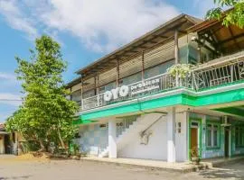 OYO 1755 De'balcon Accomodation Near Ngurah Rai Airport