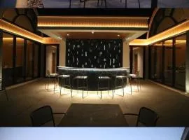 فندق ميد بوينت - Midpoint Hotel