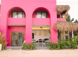 BIG WAVES BOUTIQUE HOTEL SIARGAO โรงแรมในเจเนอรัลลูนา