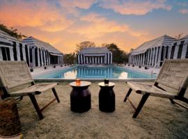 Badi Meadows By Wilkisto Near Fatehsagar Lake, hotel v destinácii Udaipur