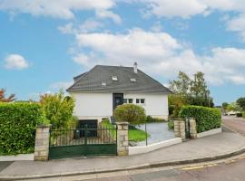 Grande maison 160 m2 6 chambres à Caen, hotel v destinácii Caen