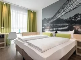 Super 8 by Wyndham Oberhausen am Centro