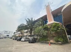 OYO 903 Madame Kim Hostel