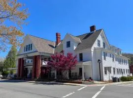 The NuWray Hotel & Carriage House