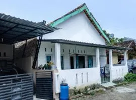 Hotel O Penginapan Indola Near Masjid Al Muhtadin