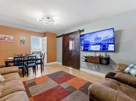 Urban Oasis Luxe King Suites & City Views