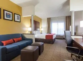 Comfort Suites Tulsa Central