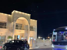 Airport Villa Amman, хотел в Аман