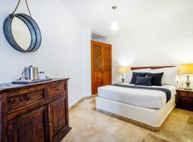 Hotel Suites Mar Elena, מלון בפוארטו ויארטה