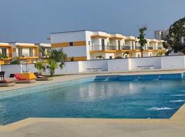 3 Bedroom House in Belas Luanda Condominium Orlando, hotel v mestu Luanda