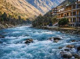 Tirthan Valley Riverfront Resort by Himalayan Hotels