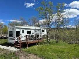 Glacier Borealis - 27’ Glamping Trailer by Glacier