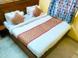 Vasant Stays By Amisha Palace - 5 Min Walk to Railway Station