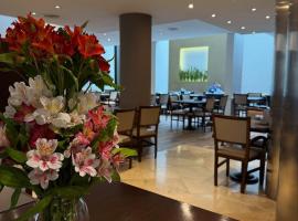 Urquiza Apart Hotel & Suites, hotel di Rosario