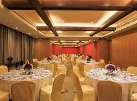 Holiday Inn & Suites Makati by IHG