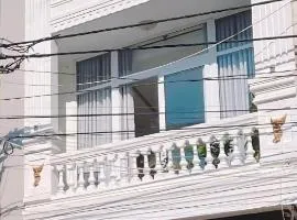 Khách sạn Khải Hoàn