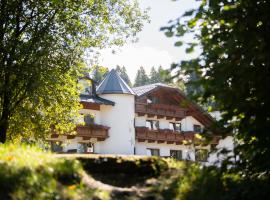 Hotel ZUM STERNENHOF, hotel em Kössen