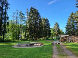 Camping Les Pommiers، فندق في Comblain-au-Pont