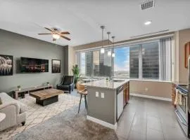 Downtown Suite w/ Amazing Views