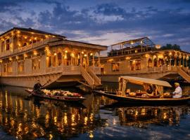 Houseboat Old Palace, hotel v destinácii Srinagar