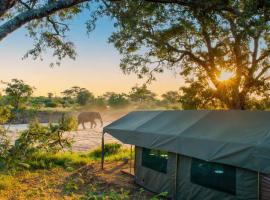 Kruger Untamed - Tshokwane River Camp, hotel i Skukuza