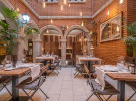 Casona De Torres، فندق في Mondéjar