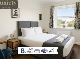Modern Rooms - Contractors & Families - 5 mins to Cambridge City Centre - Near University & Free Parking by Luxiety Stays
