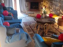 Aal Aoudeh guesthouse, hotel en Dayr al Qamar