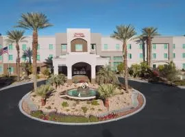 汉普顿棕榈沙漠套房酒店