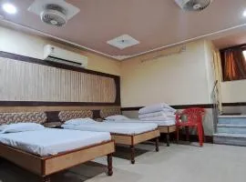Hotel Shri Shanti Niwas
