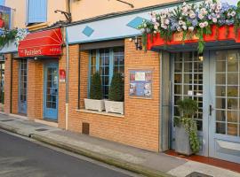 Charming Hôtel - Les Pasteliers, hotel in Albi