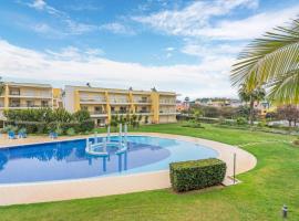#010 Marina View Apartment Pool & Balcony, hotel sa Albufeira
