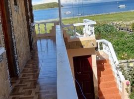 Hostal Inti Uma Kala, hotel v mestu Comunidad Challapampa