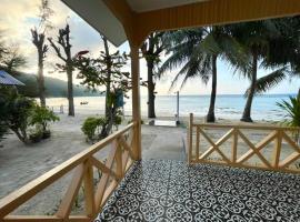 Samudra Beach Chalet, hotel u gradu Perentian Ajland